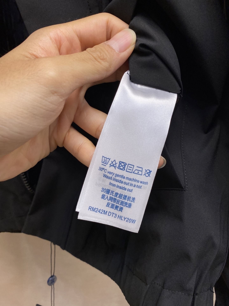 l0vis Vvtt0n outwear